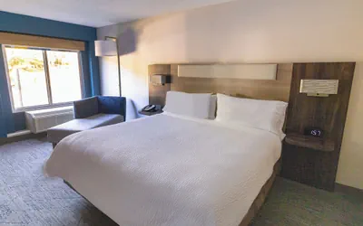Photo 5 - Holiday Inn Express Hotel of Neptune by IHG