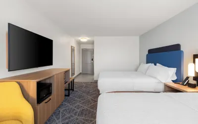 Photo 5 - Hampton Inn & Suites New Castle