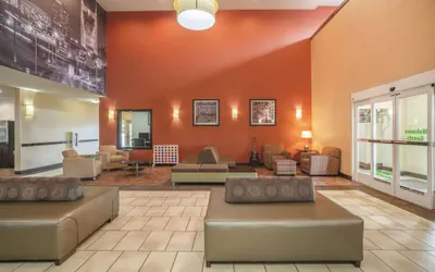 Photo 3 - La Quinta Inn & Suites by Wyndham Smyrna TN - Nashville