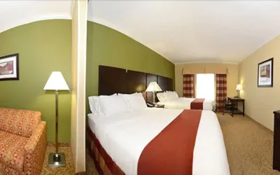 Photo 4 - Holiday Inn Express & Suites Bonifay by IHG