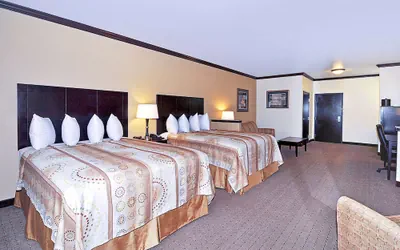 Photo 2 - Best Western Plus Royal Mountain Inn & Suites