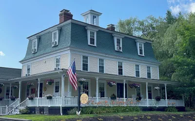 Photo 2 - The Ballard House Inn