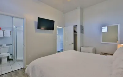 Photo 4 - Coastal Waters Inn