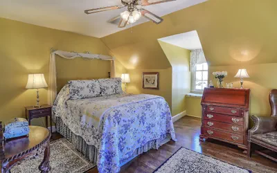 Photo 5 - Cedars of Williamsburg Bed & Breakfast