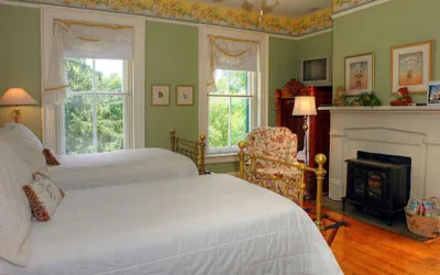 Photo 4 - Rockwood Manor