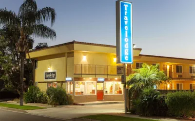 Photo 2 - Travelodge by Wyndham Brea