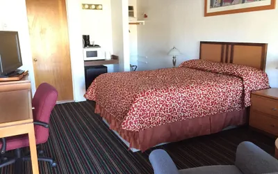 Photo 3 - Klamath Motor Lodge
