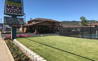 Photo 2 - Klamath Motor Lodge