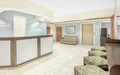 Photo 2 - Microtel Inn & Suites by Wyndham San Angelo