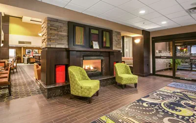 Photo 3 - Hampton Inn & Suites Tulsa/Catoosa