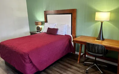 Photo 2 - Colonial Inn Franklin