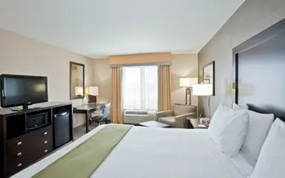 Photo 5 - Holiday Inn Express Hotel & Suites Hays by IHG