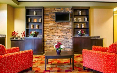 Photo 4 - Suburban Studios Cedar Falls