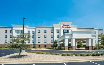 Photo 2 - Hampton Inn & Suites Peru