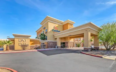 Photo 2 - Comfort Suites Blythe