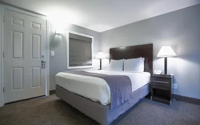 Photo 5 - Mt Madison Inn & Suites