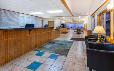 Photo 4 - Days Inn & Suites by Wyndham St. Ignace Lakefront