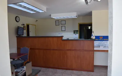 Photo 2 - Royal Inn Douglasville