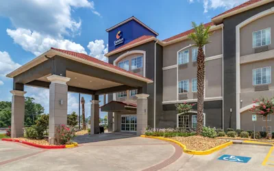 Photo 2 - Comfort Inn & Suites Cleveland TX