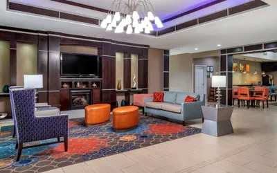 Photo 4 - Comfort Inn & Suites Cleveland TX