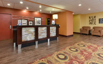 Photo 2 - Hampton Inn Muscatine
