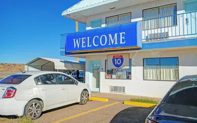 Photo 2 - Motel 10