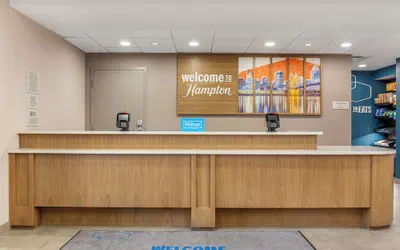 Photo 3 - Hampton Inn & Suites Cincinnati/Uptown-University Area