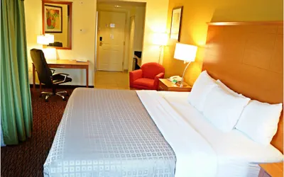Photo 3 - University Hotel & Suites Shippensburg, Trademark by Wyndham