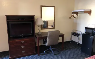 Photo 5 - Jamestown Railtown Motel