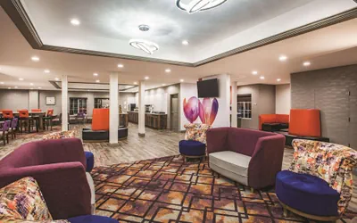 Photo 4 - La Quinta Inn & Suites by Wyndham Chambersburg