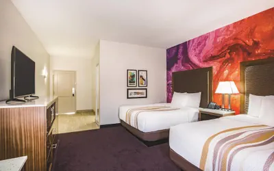 Photo 5 - La Quinta Inn & Suites by Wyndham Chambersburg