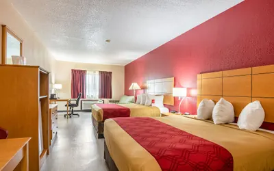 Photo 5 - Econo Lodge Topeka at Wanamaker