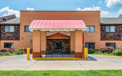 Econo Lodge Topeka at Wanamaker