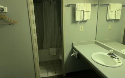 Photo 2 - The Ridge Hotel Portage