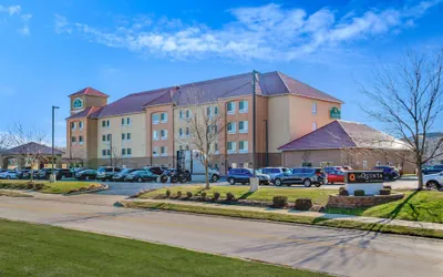 Photo 2 - Spark by Hilton Plainfield Indianapolis