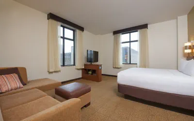 Photo 3 - Hyatt Place Des Moines/Downtown