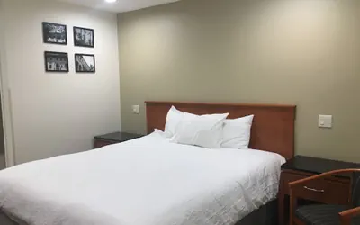 Photo 5 - Simply Home Inn & Suites