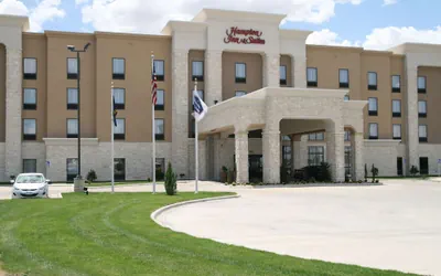Photo 2 - Hampton Inn & Suites Liberal