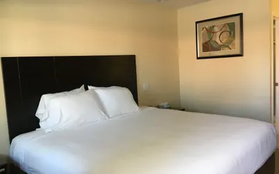 Photo 2 - Colton Inn