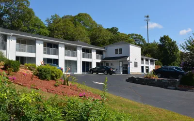 Photo 2 - Liberty Inn