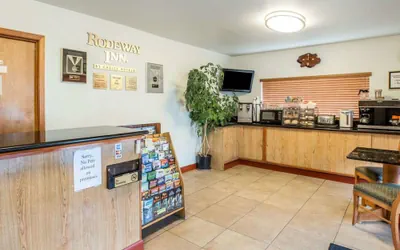 Photo 3 - Rodeway Inn Newport