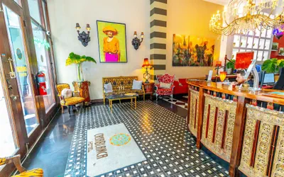 Photo 2 - CasaBlanca Hotel
