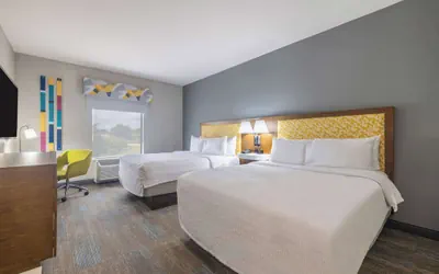 Photo 4 - Hampton Inn & Suites Brenham