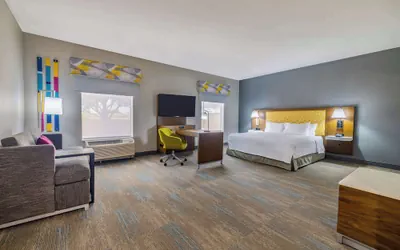 Photo 5 - Hampton Inn & Suites Brenham