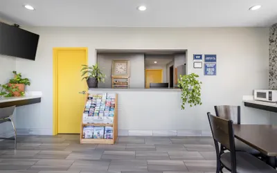 Photo 3 - SureStay Hotel by Best Western McAlester