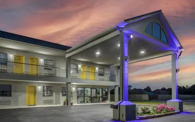 Photo 2 - SureStay Hotel by Best Western McAlester