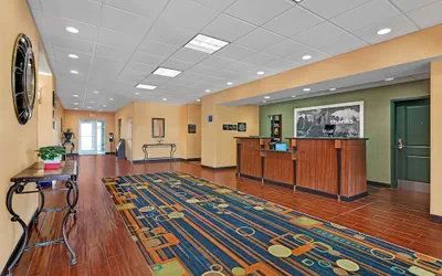 Photo 4 - Hampton Inn Deming