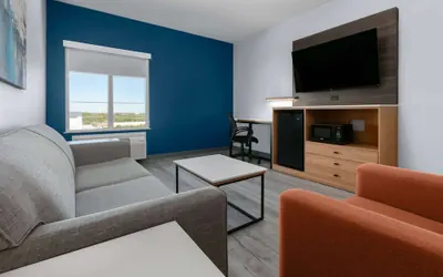 Photo 5 - La Quinta Inn & Suites by Wyndham Ft. Worth - Burleson