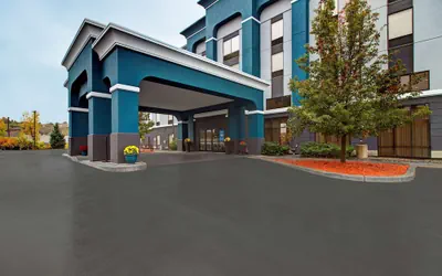 Photo 2 - Hampton Inn & Suites Syracuse Dewitt