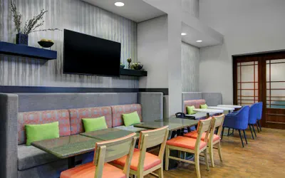 Photo 5 - Hampton Inn & Suites Syracuse Dewitt